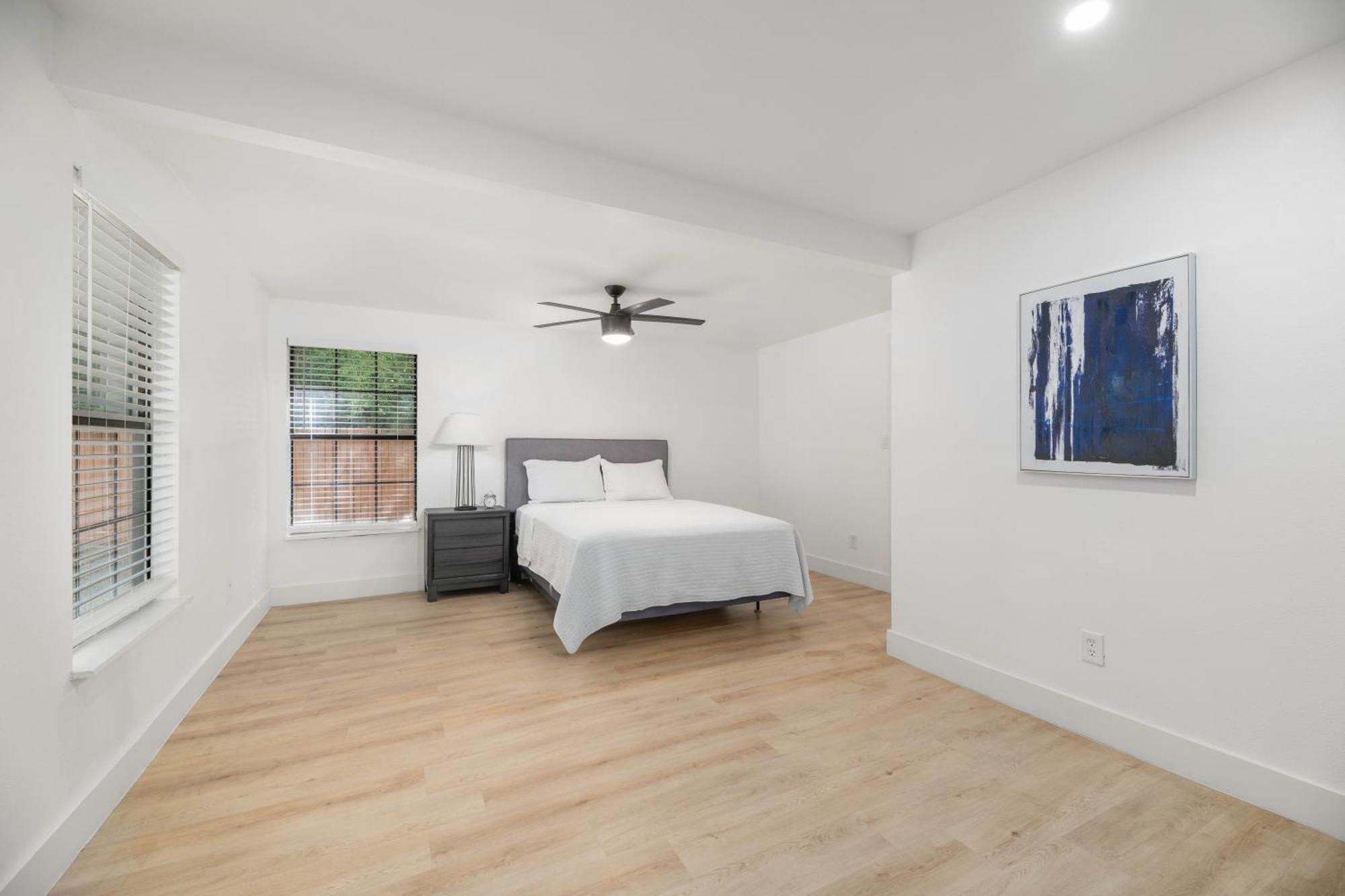 Incredible Modern 4 Bedroom *