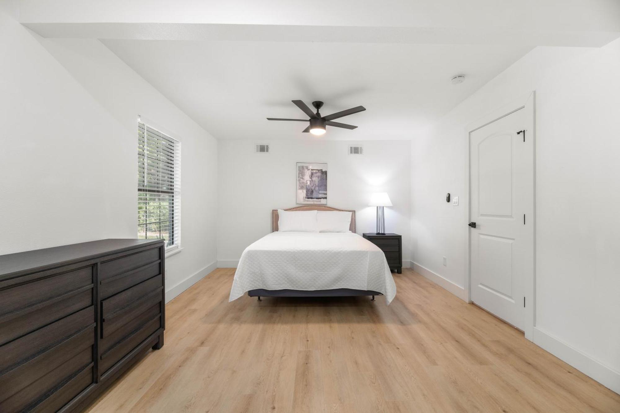 Incredible Modern 4 Bedroom