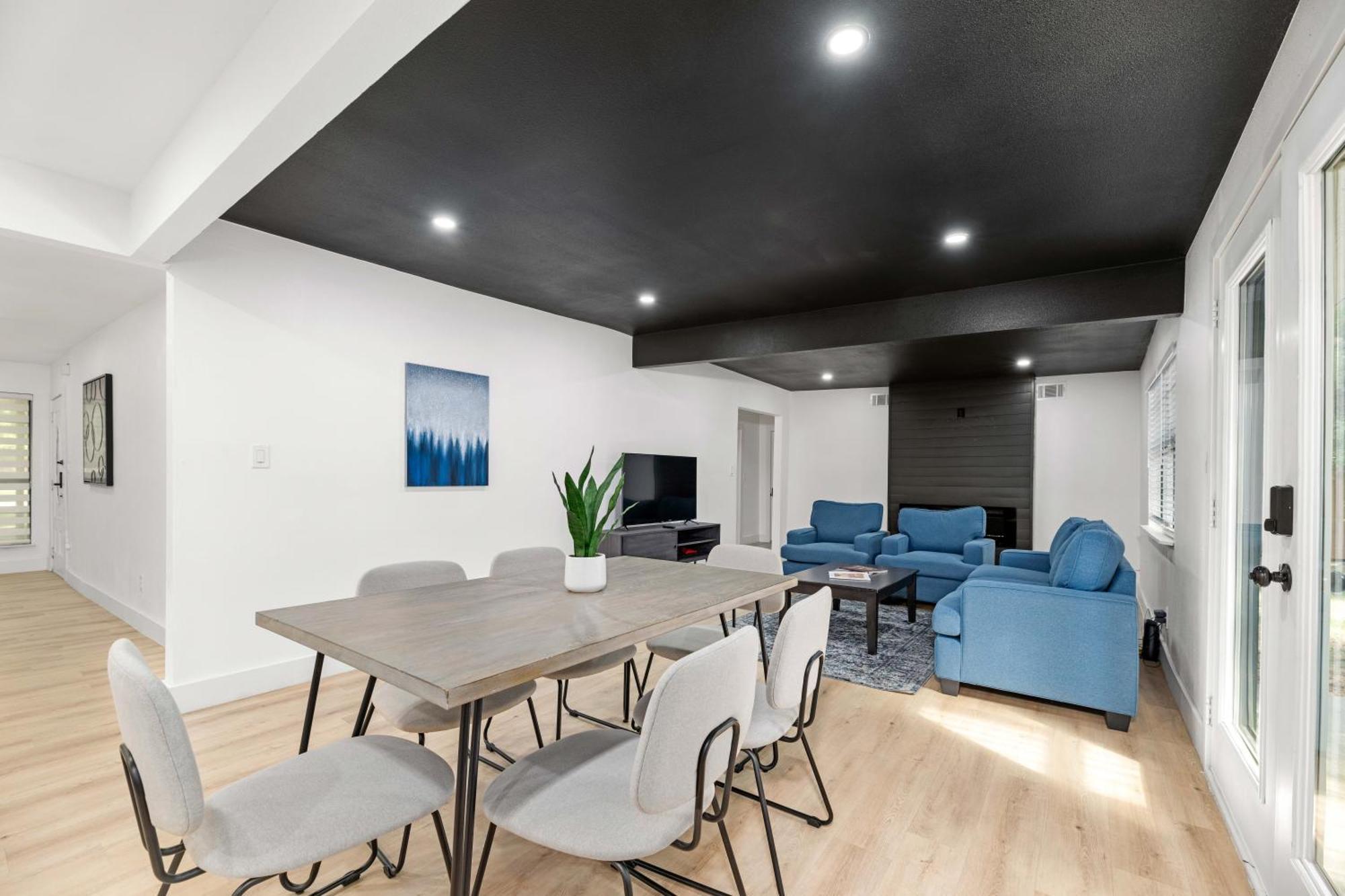 Incredible Modern 4 Bedroom Dallas
