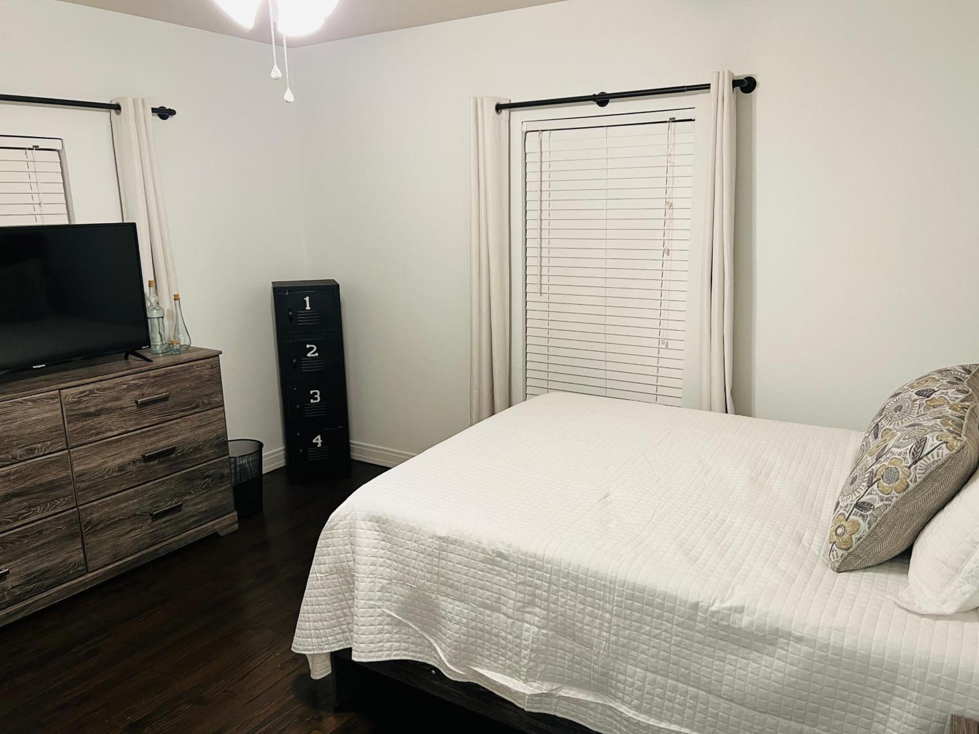 3br 2 Ba On M-street! * Dallas