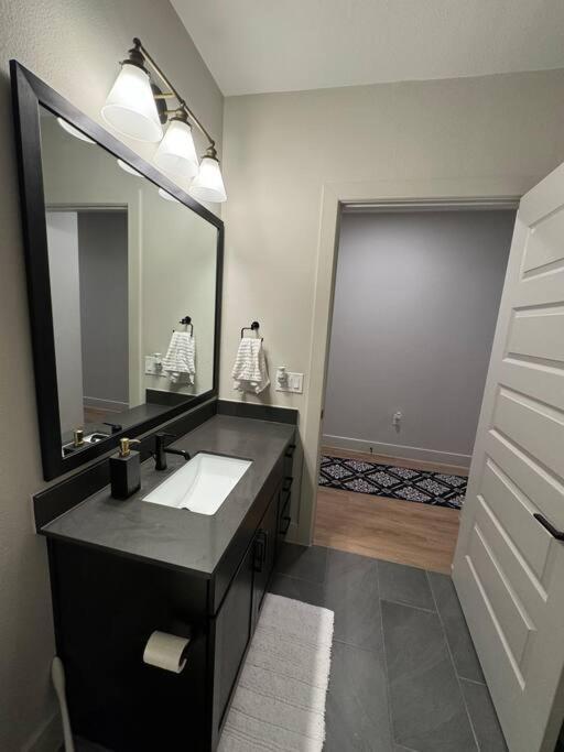 1 Bedroom Wifi Fitness Deep Ellum Apartment