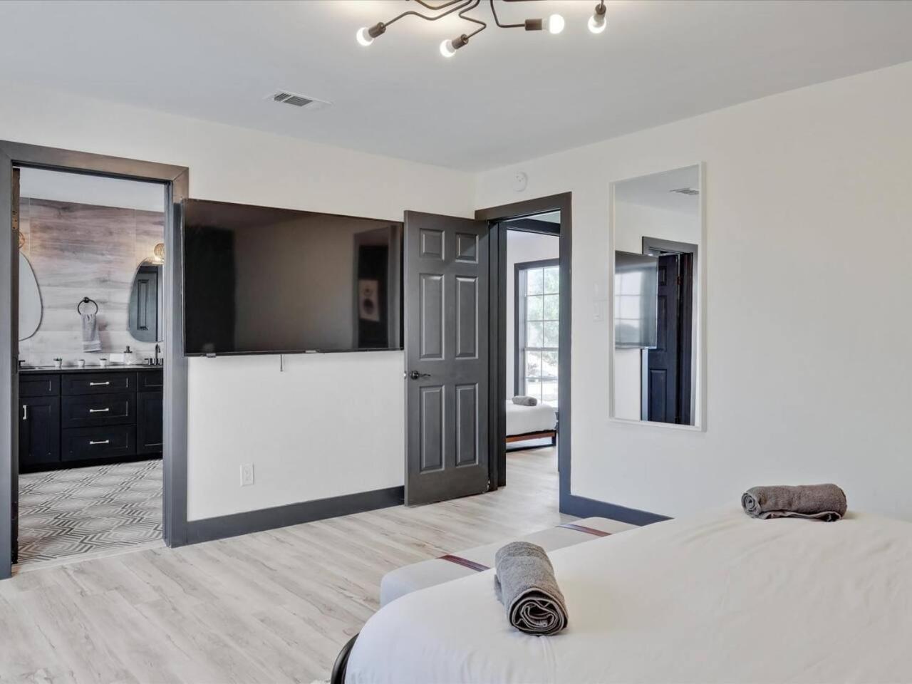 Modern 5br Mountain View W Pool, Fire Pit, 16 Ppl Villa *