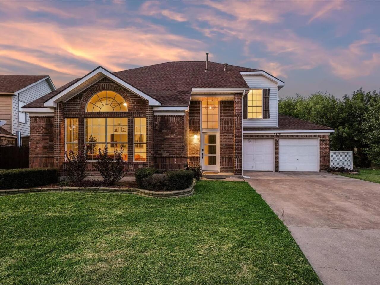 Villa Modern 5br Mountain View W Pool, Fire Pit, 16 Ppl *