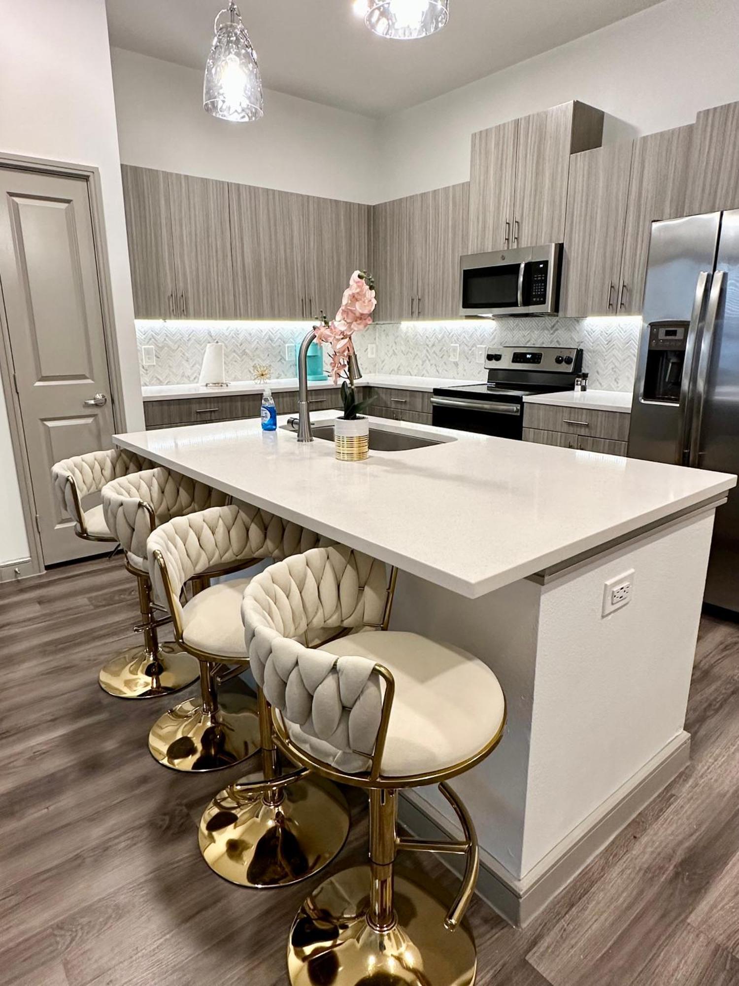 2br 2bth Luxury Minutes From Field Airport Dallas