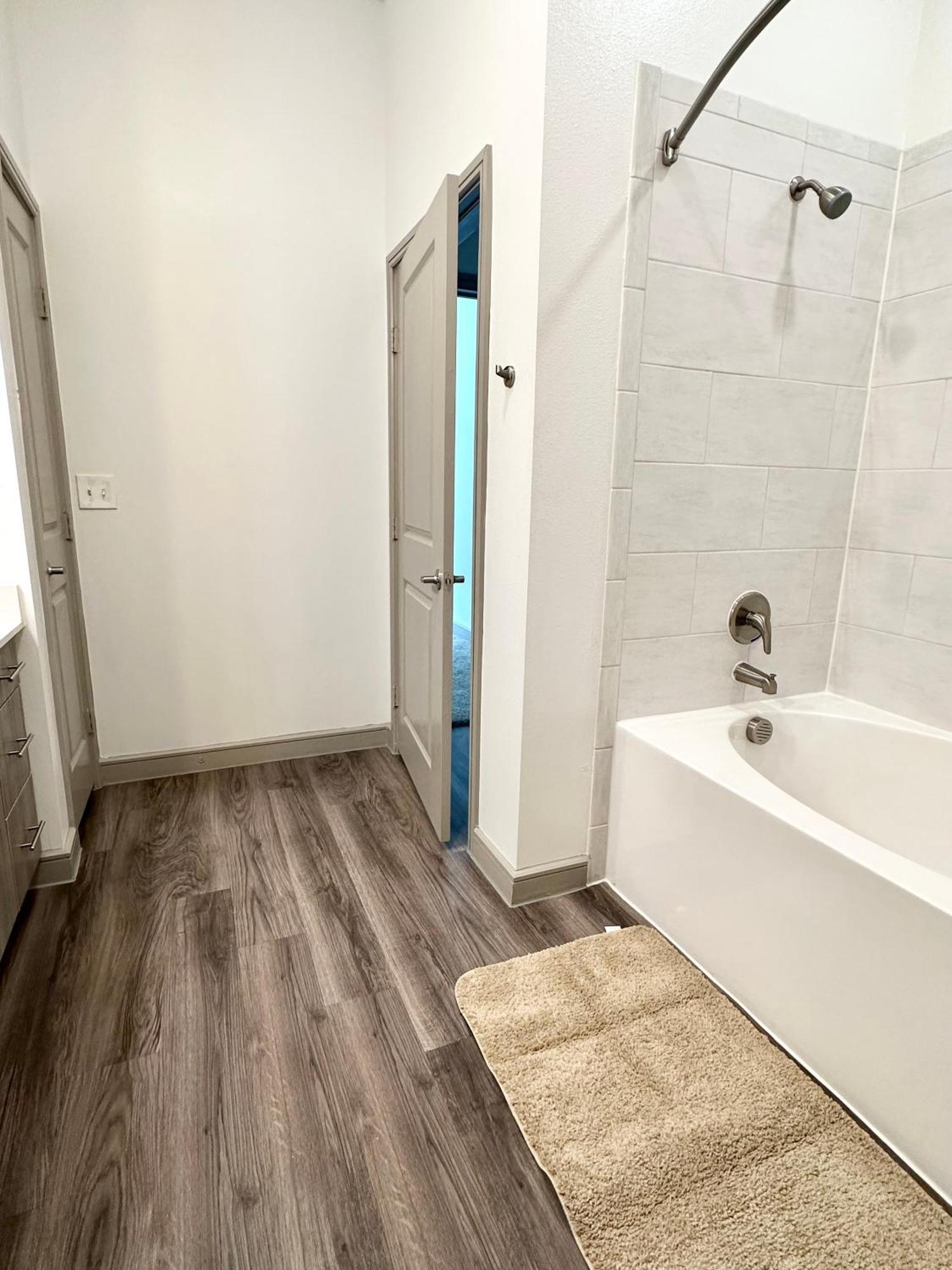 2br 2bth Luxury Minutes From Field Airport Apartment Dallas
