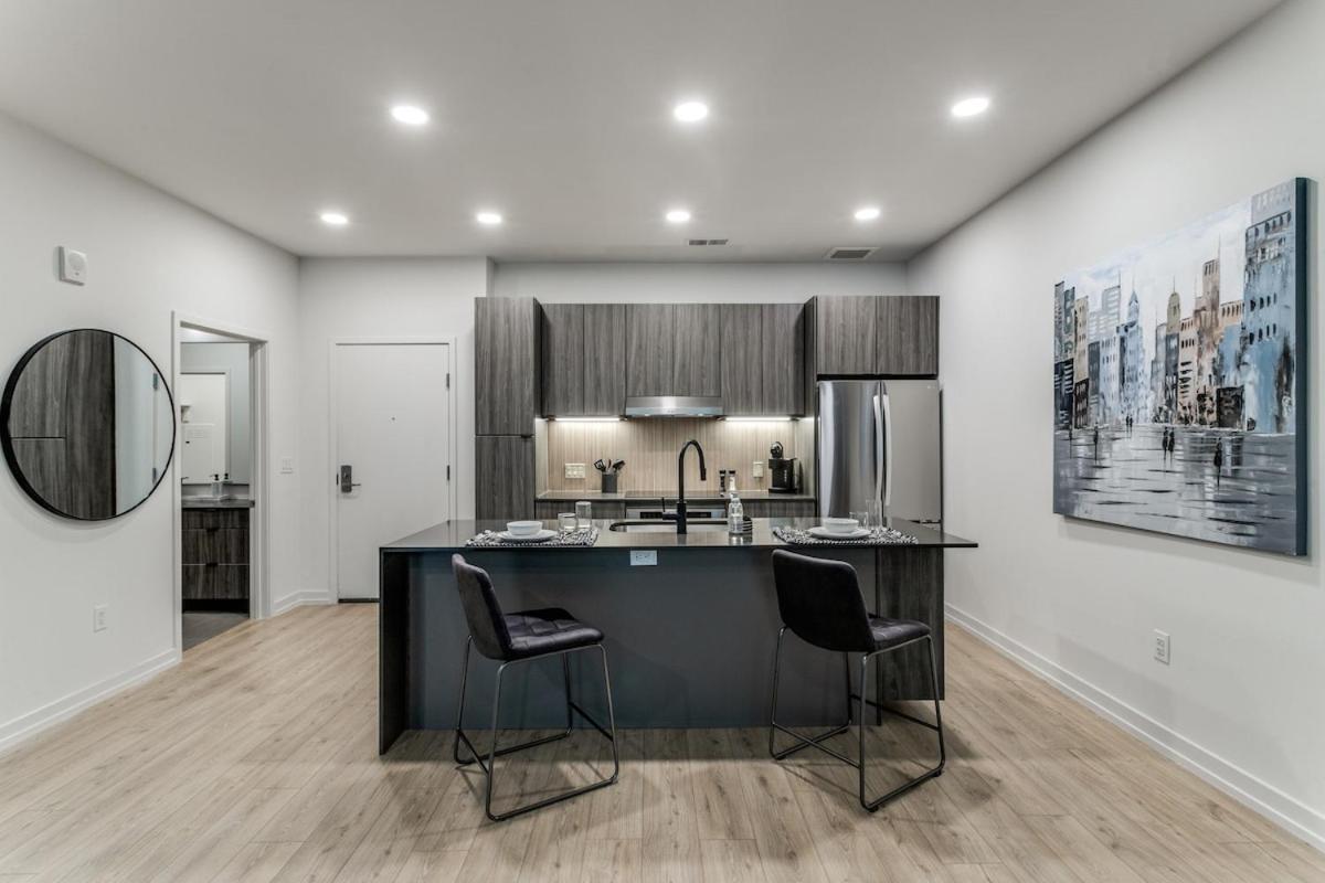 Stunning In West Village Apartment Dallas