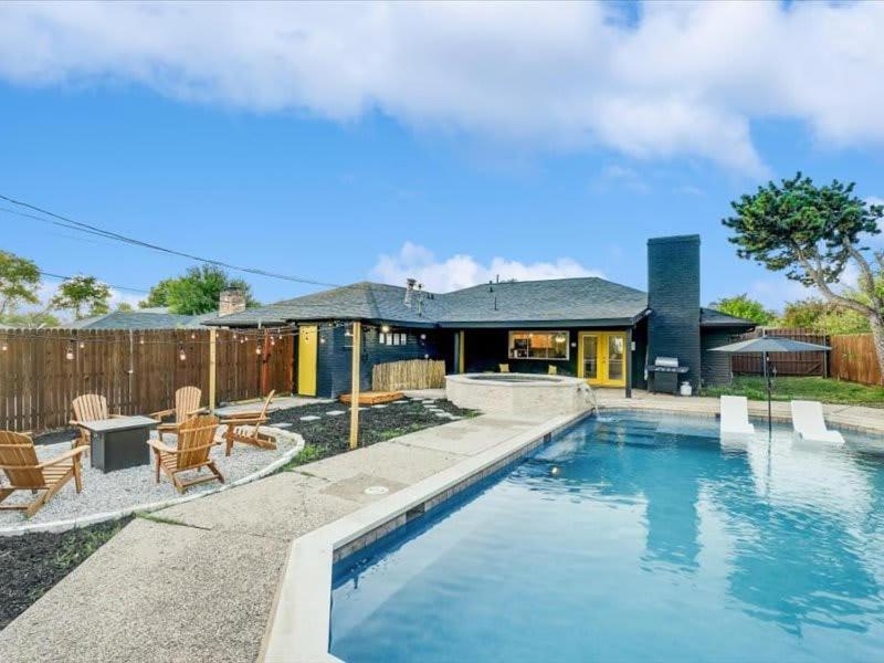 Holiday home Posh 6br 2,5ba With Pool, Media-game & Hot Tub Dallas
