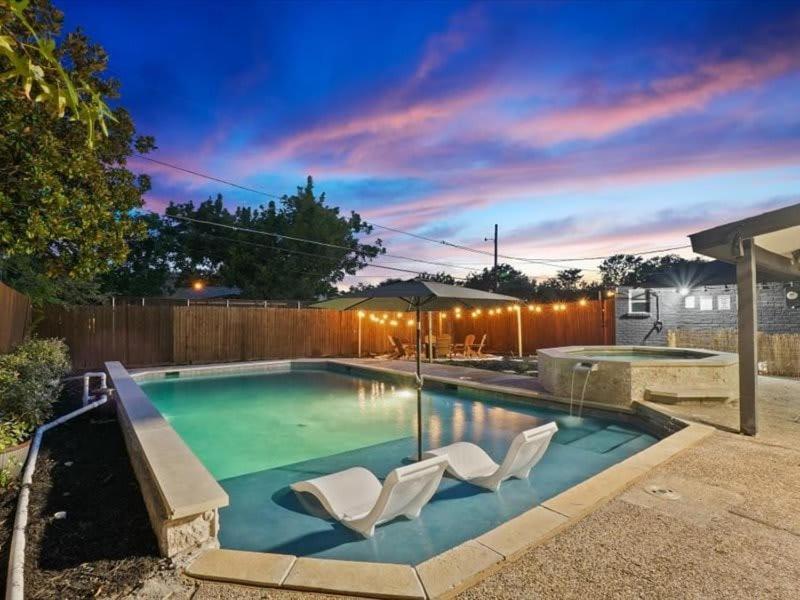 Posh 6br 2,5ba With Pool, Media-game & Hot Tub Holiday home Dallas