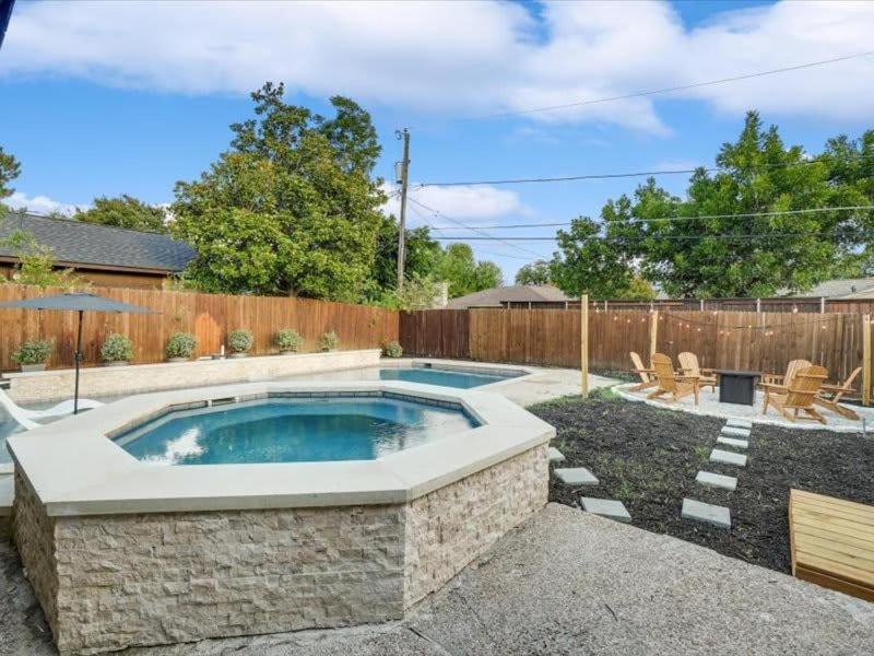 Posh 6br 2,5ba With Pool, Media-game & Hot Tub * Dallas