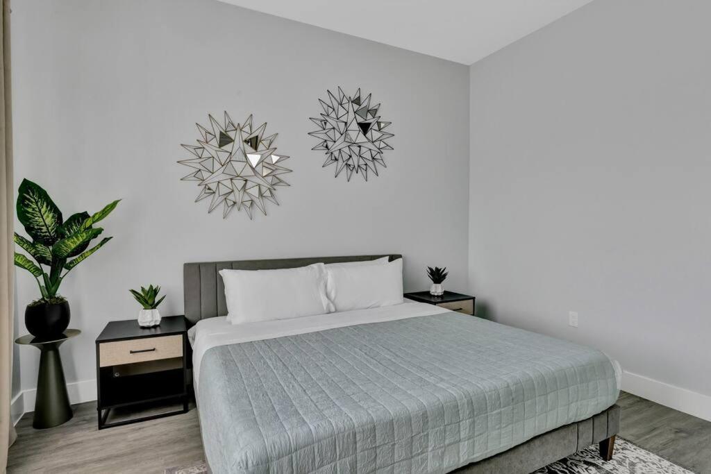 Charming 3-bedroom L 5 Mins To Aa Arena Dallas