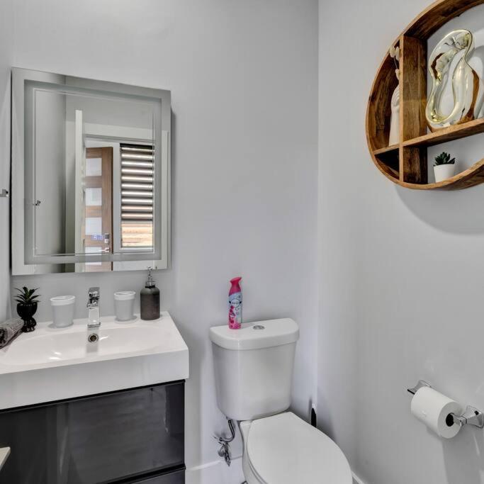 Charming 3-bedroom L 5 Mins To Aa Arena Holiday home