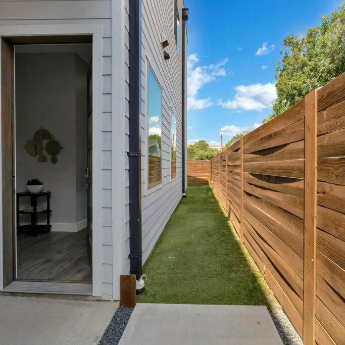 Charming 3-bedroom L 5 Mins To Aa Arena *