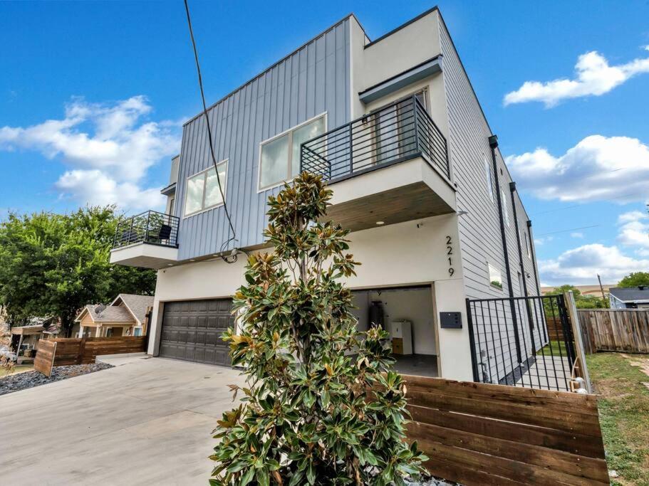 Charming 3-bedroom L 5 Mins To Aa Arena * Dallas