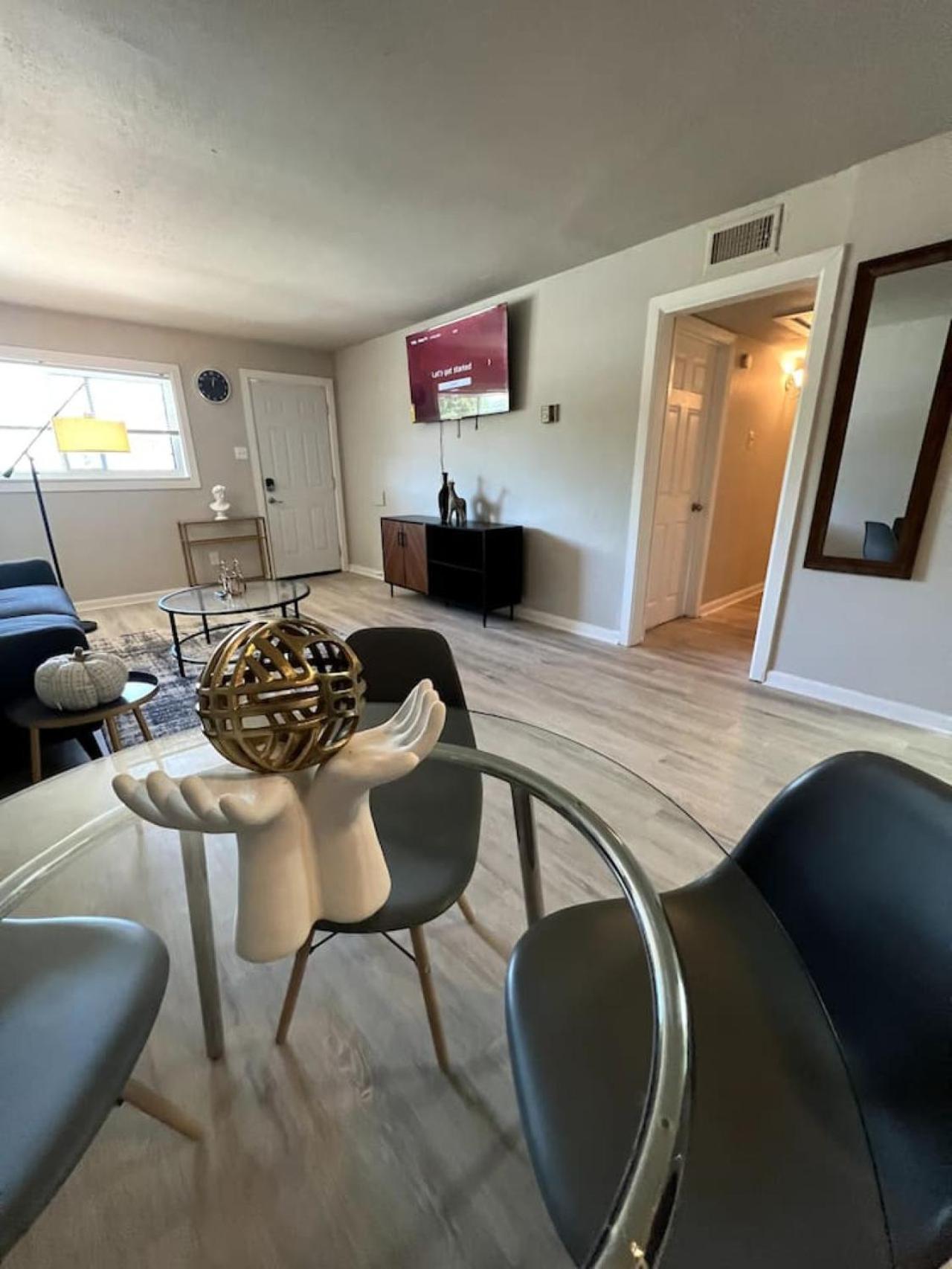 Apartment Downtown Luxe Urban Haven 1bd Retreat *