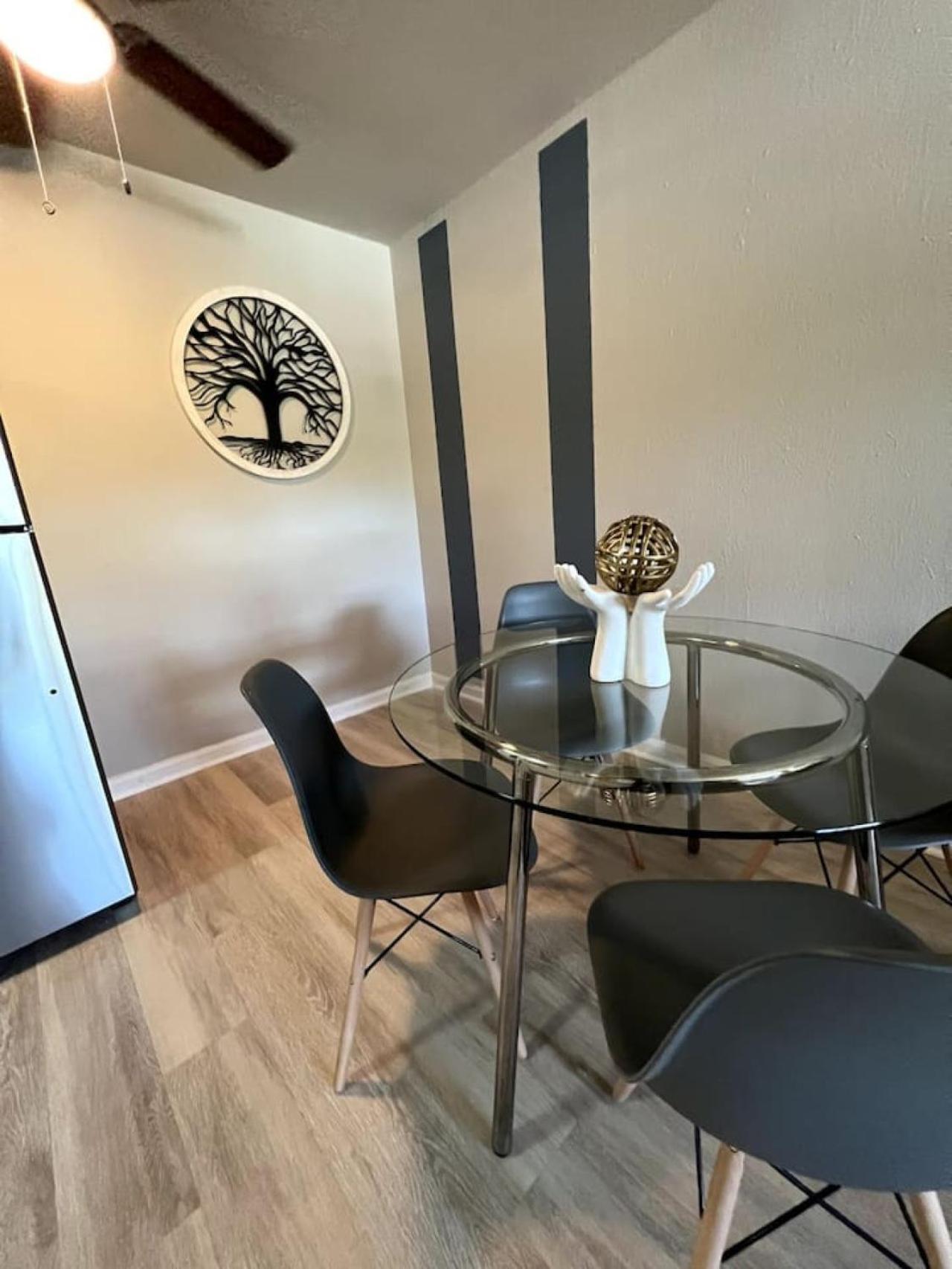Downtown Luxe Urban Haven 1bd Retreat Apartment *