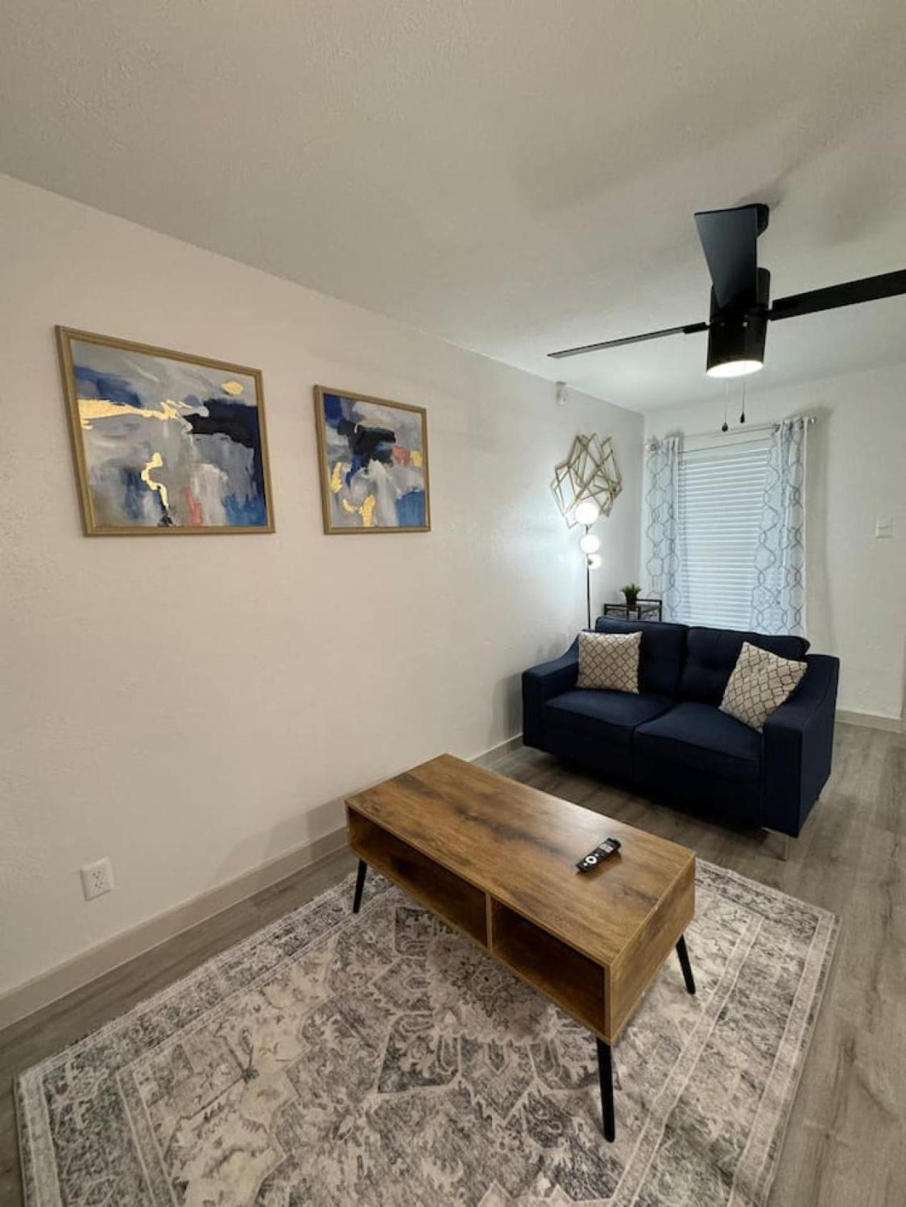 Dt L Luxe 1bd Apartment