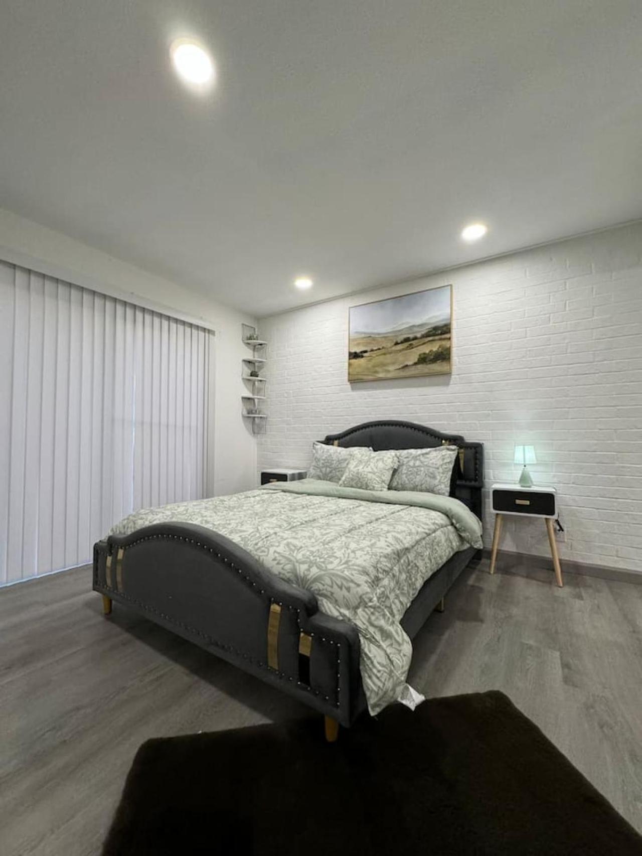 Apartment Downtown Boho Gem 5 Min From Field 1bd