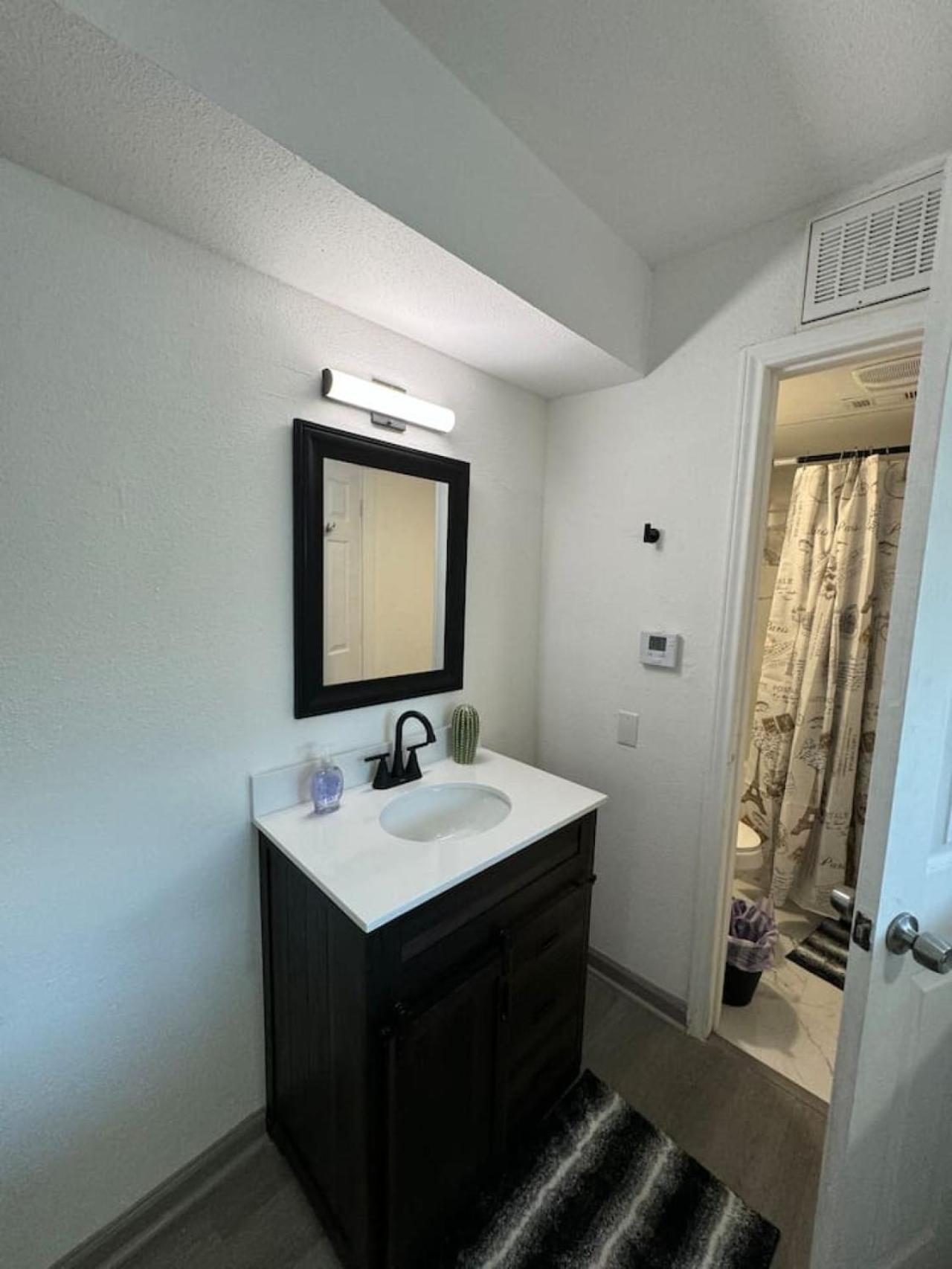 Dt L 2bd Cozy Abode L 5 Min From Field Apartamento *