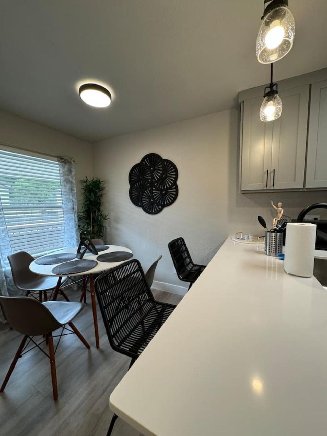 Dt L Chic Cityscape L 1bed Abode Apartment Dallas