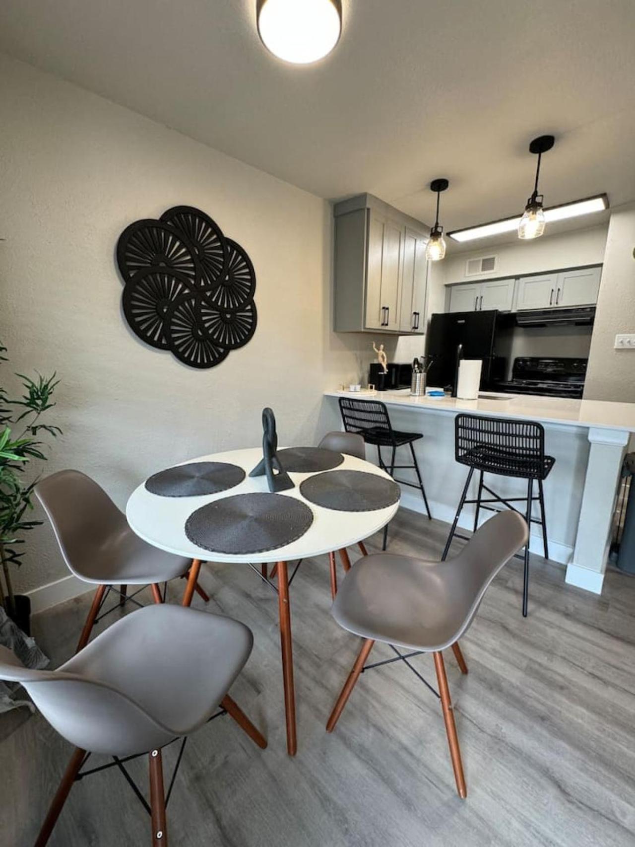 Dt L Chic Cityscape L 1bed Abode Apartment Dallas