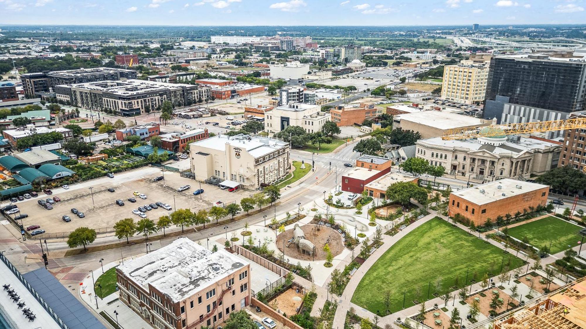 Farmers Market Apartment, Just Right In Downtown Tx Perfect Place Apartment *
