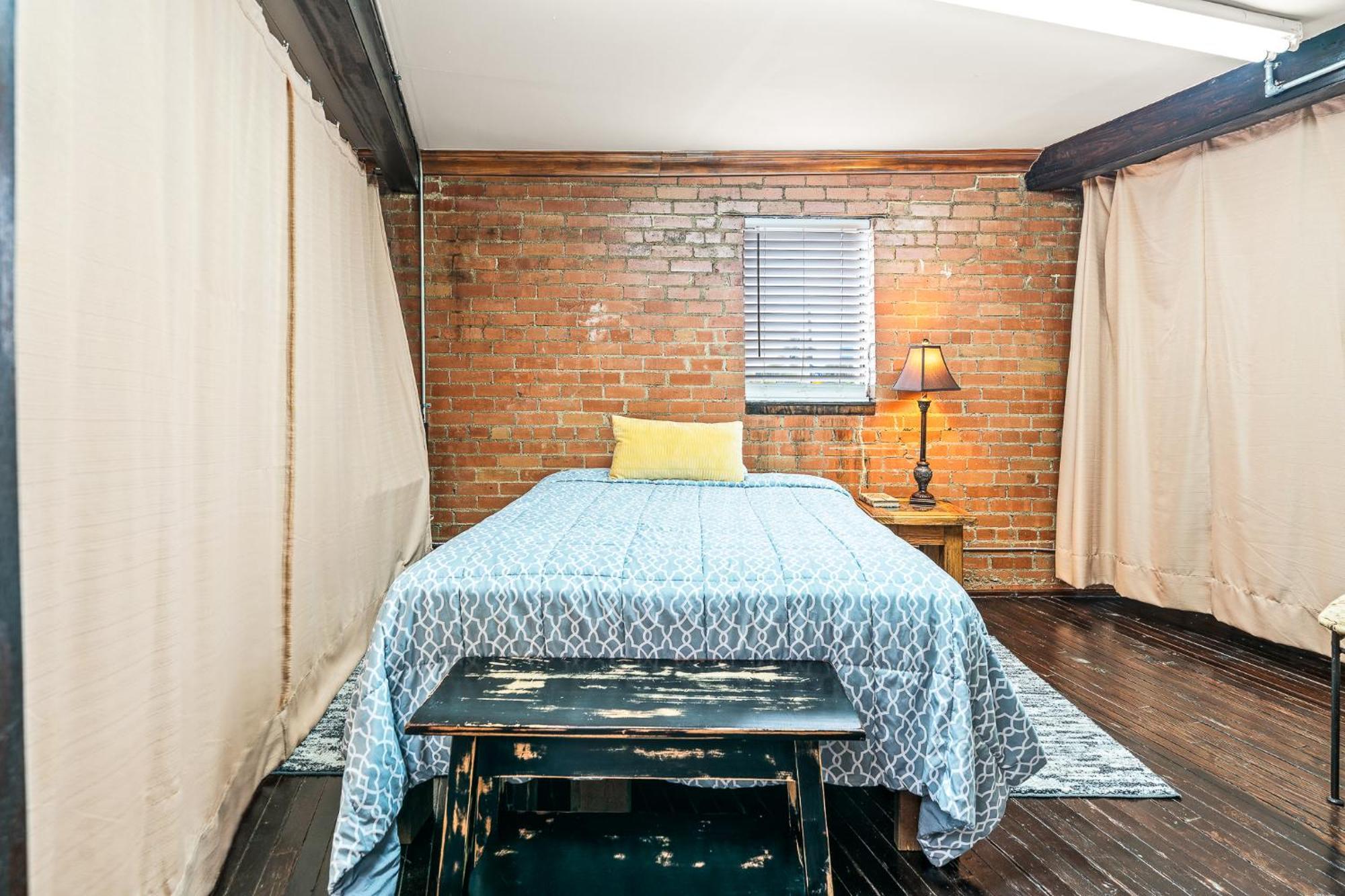 Farmers Market Apartment, Just Right In Downtown Tx Perfect Place Apartment Dallas