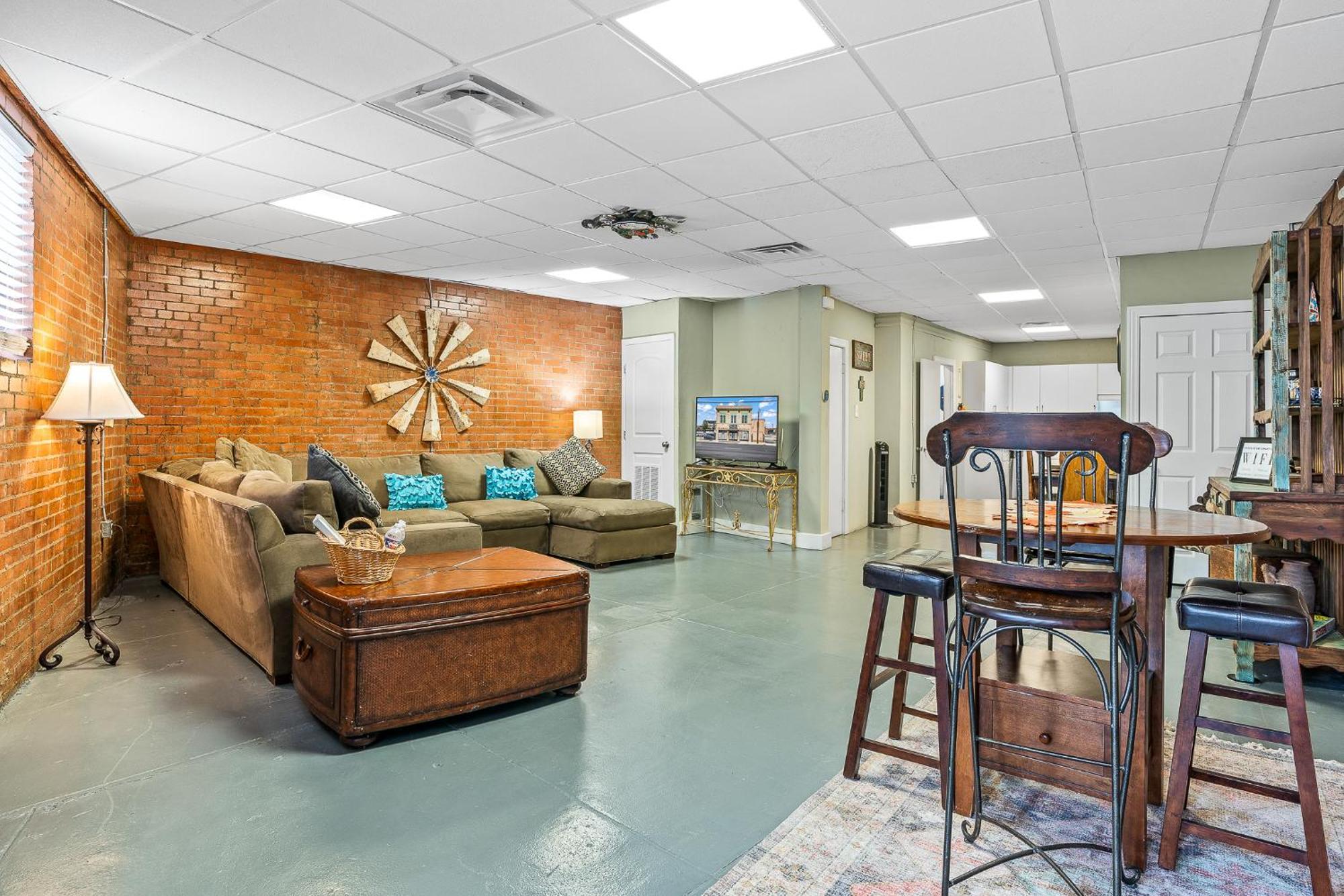 Farmers Market Apartment, Just Right In Downtown Tx Perfect Place Apartment *