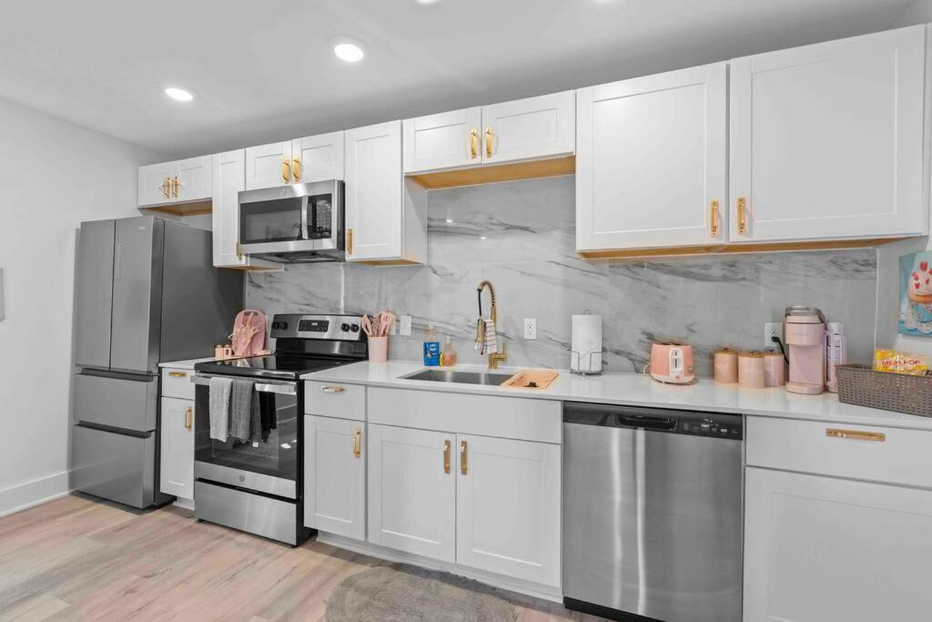Luxury Pink In Downtown Apartment Dallas