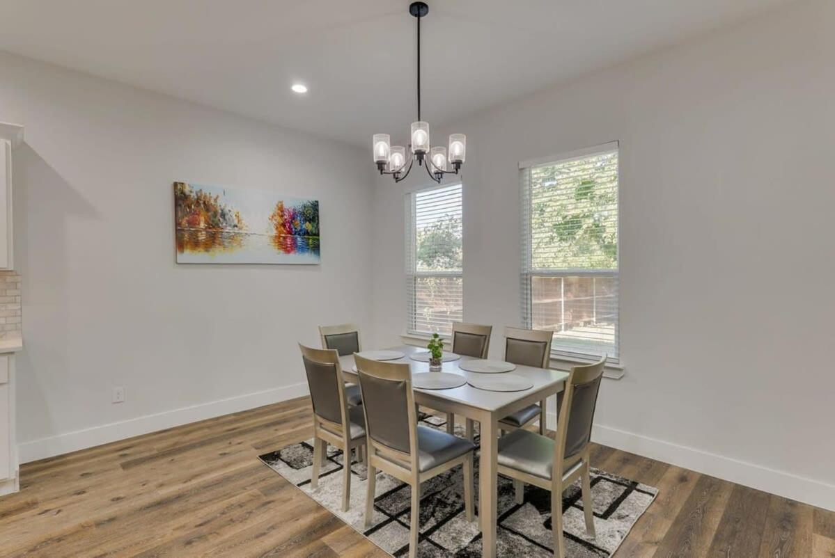 Holiday home Modern And Comfortable Close To Downtown Dallas