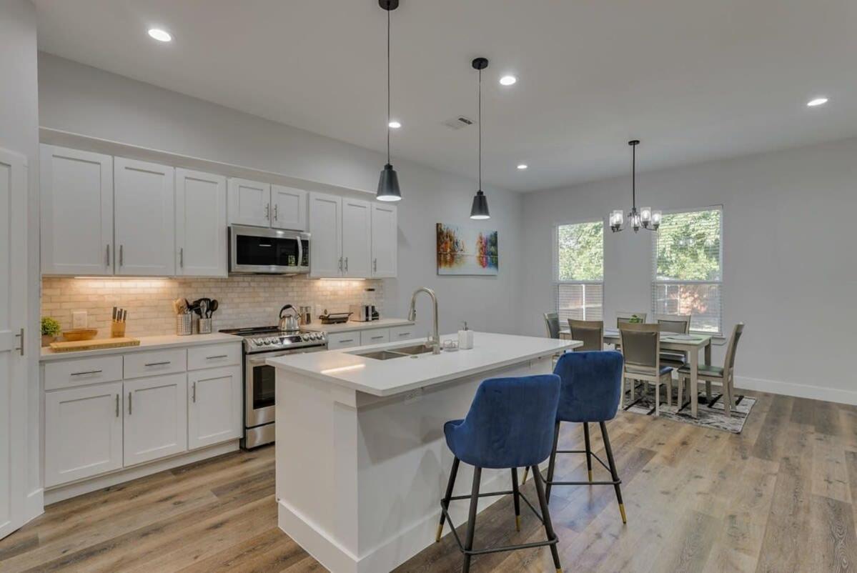 Holiday home Modern And Comfortable Close To Downtown