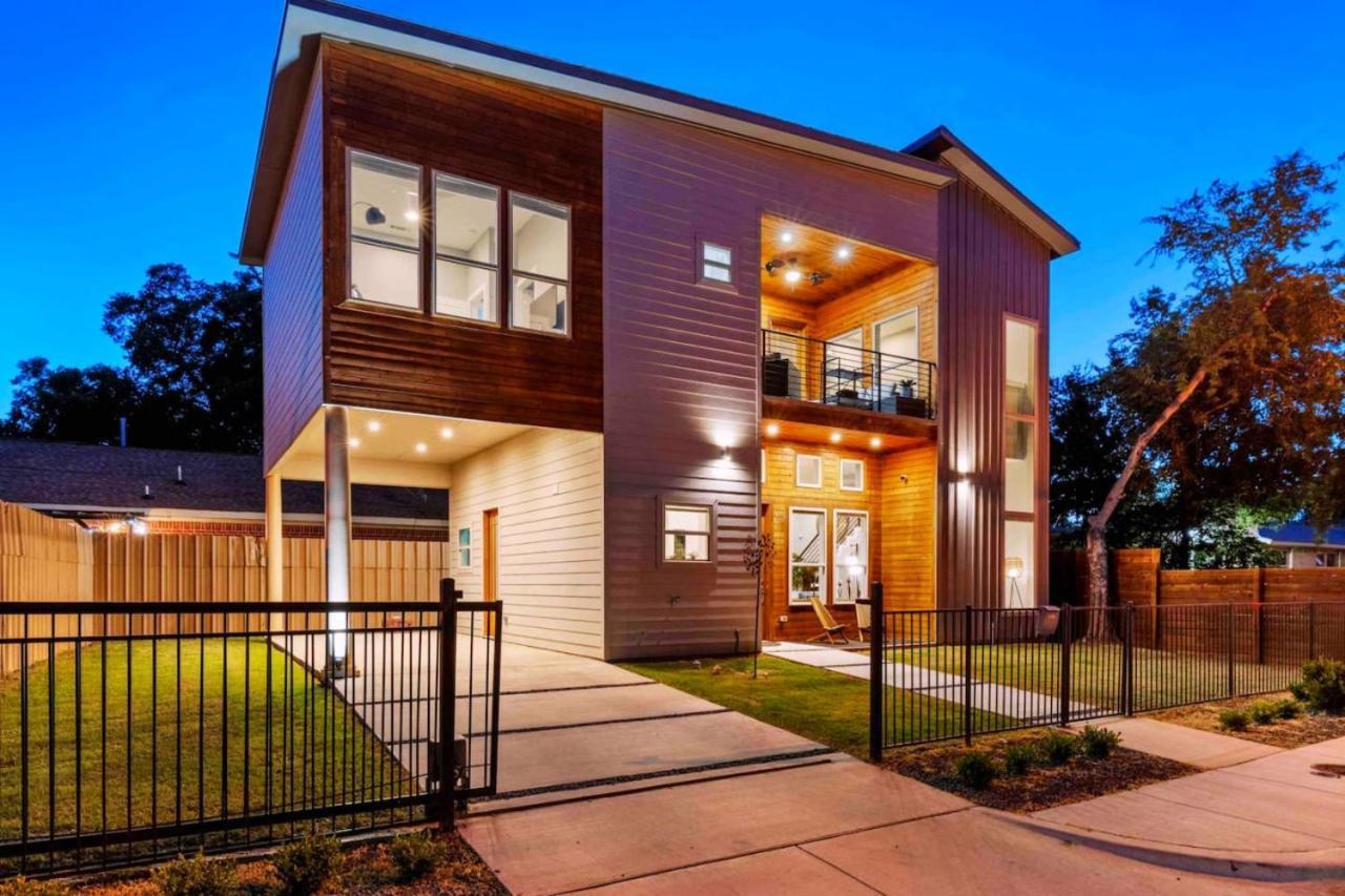 New Swanky Rustic Modern 5 Star Near Downtown Holiday home