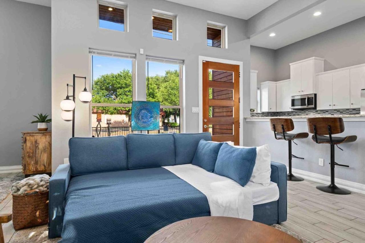 Holiday home New Swanky Rustic Modern 5 Star Near Downtown *