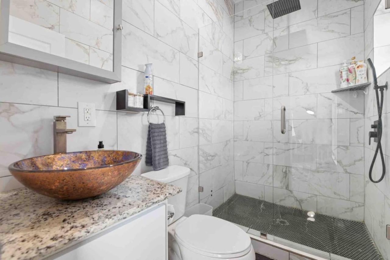 New Swanky Rustic Modern 5 Star Near Downtown Holiday home *