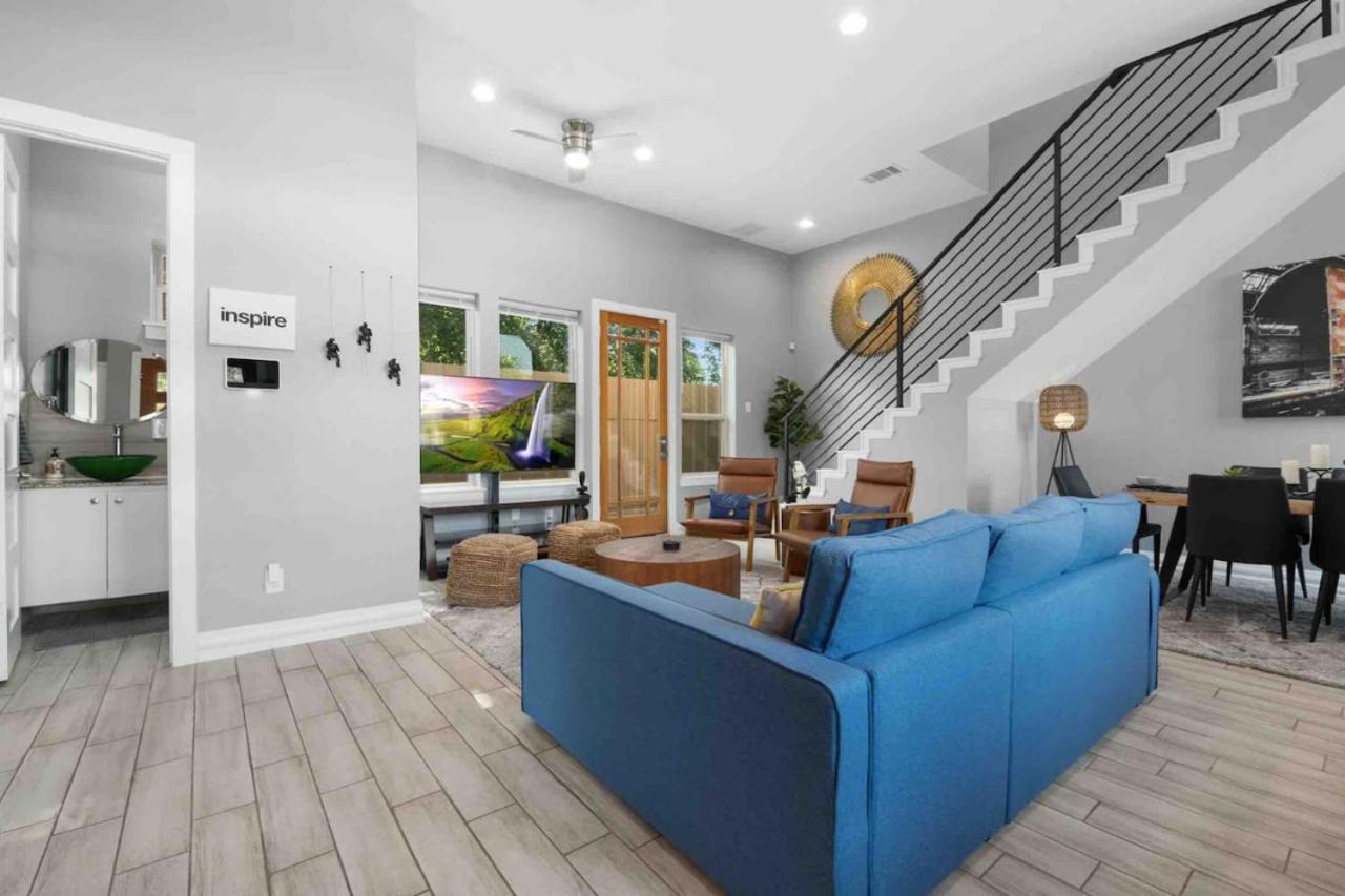 New Swanky Rustic Modern 5 Star Near Downtown Holiday home
