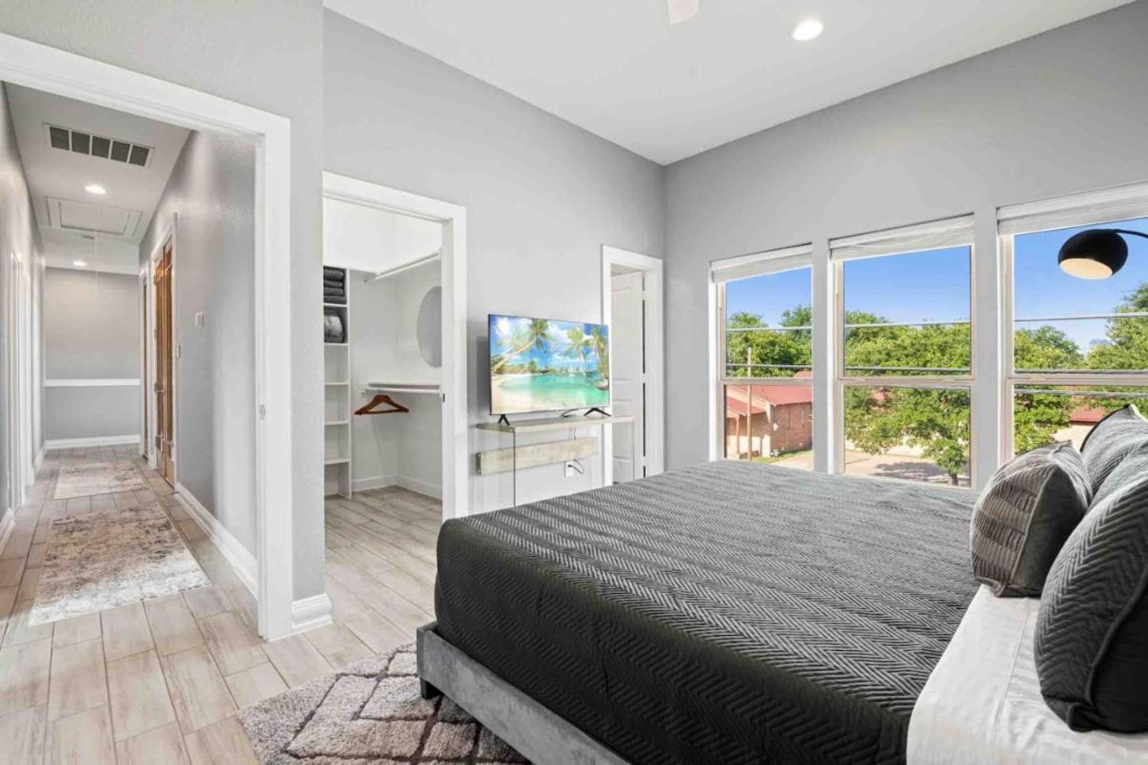 Holiday home New Swanky Rustic Modern 5 Star Near Downtown