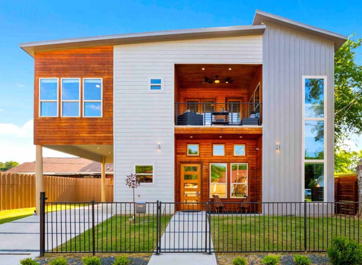 New Swanky Rustic Modern 5 Star Near Downtown Holiday home