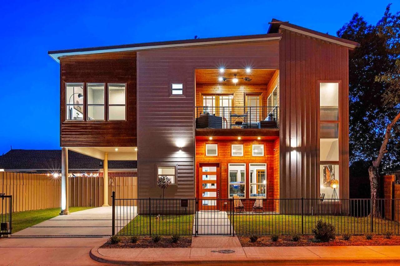 New Swanky Rustic Modern 5 Star Near Downtown * Dallas