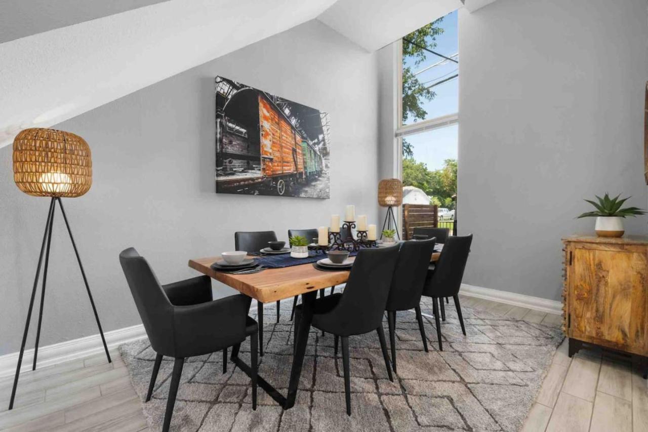Holiday home New Swanky Rustic Modern 5 Star Near Downtown Dallas