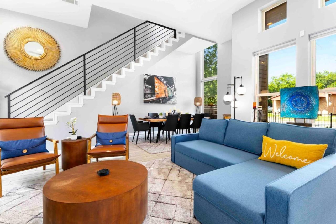 New Swanky Rustic Modern 5 Star Near Downtown Holiday home *