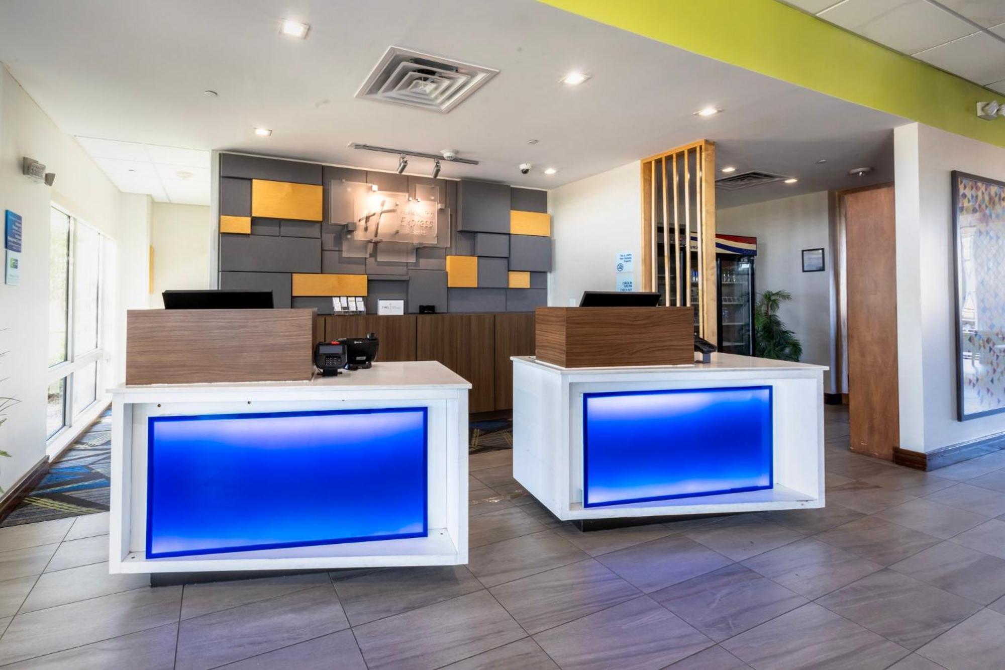 Express & Ne Arboretum Hotel