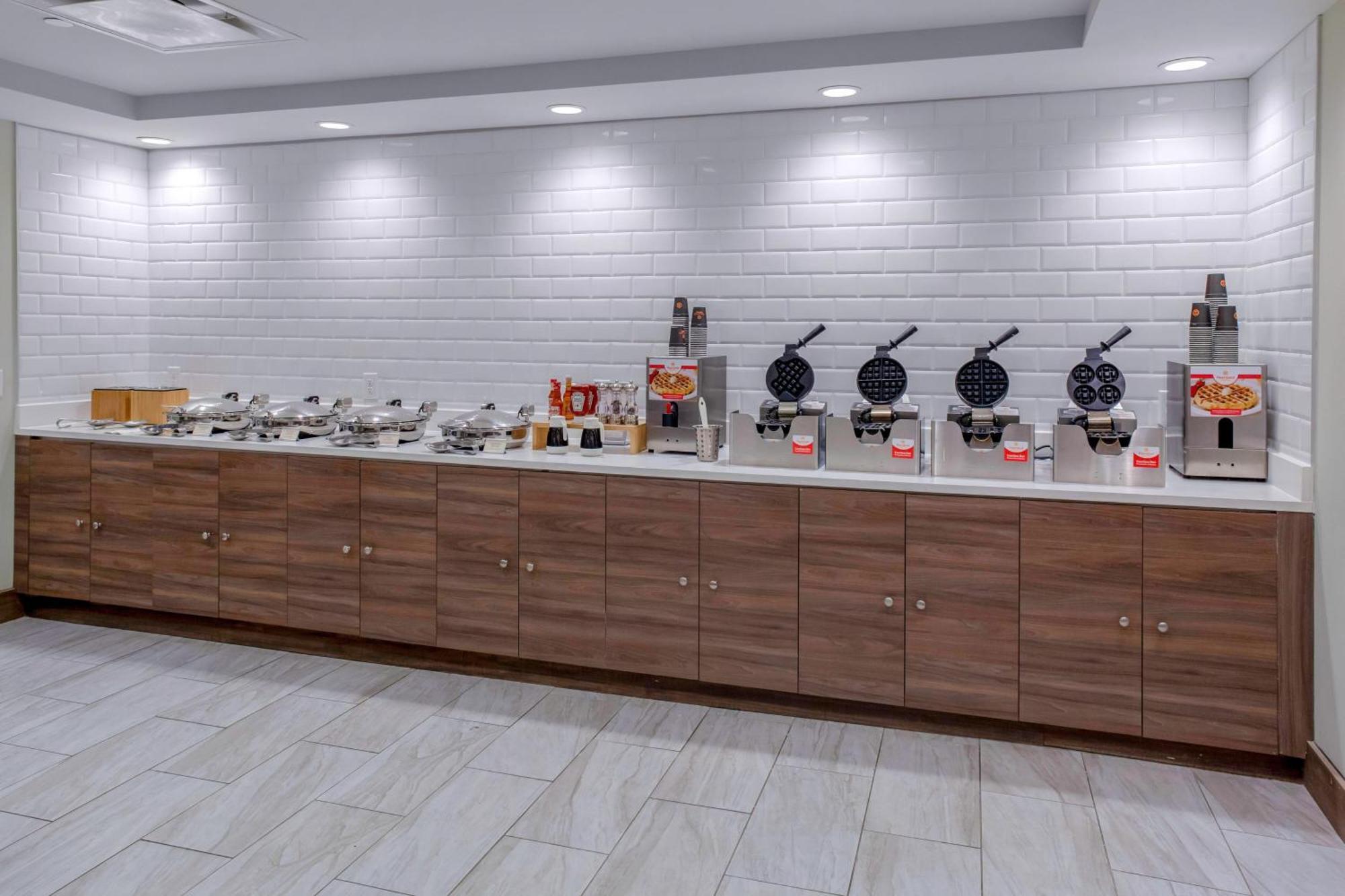 Fairfield & By Marriott Downtown Hotel 3*