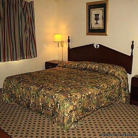 Royal Northwest Inn