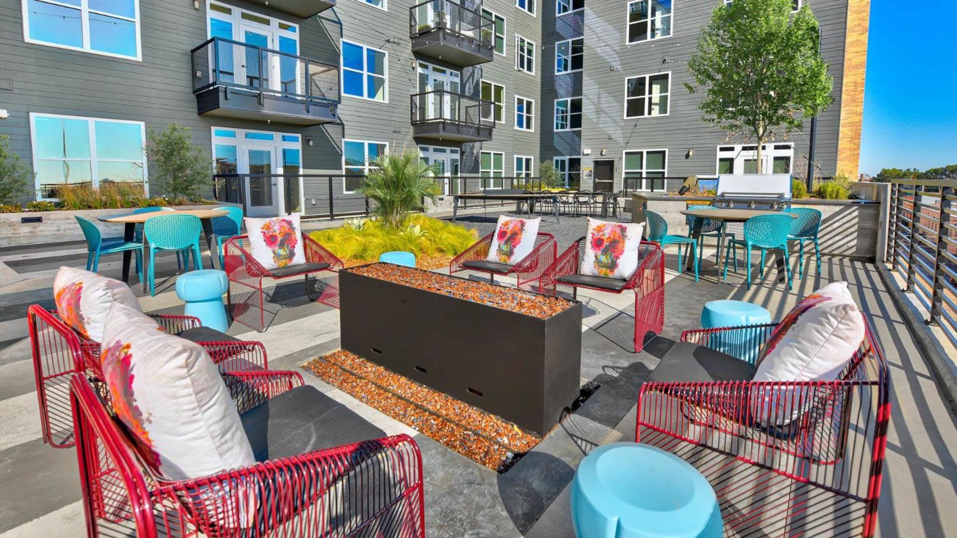 Indie Deep Ellum - Rooftop Vibes & Poolside Bliss In Apartment