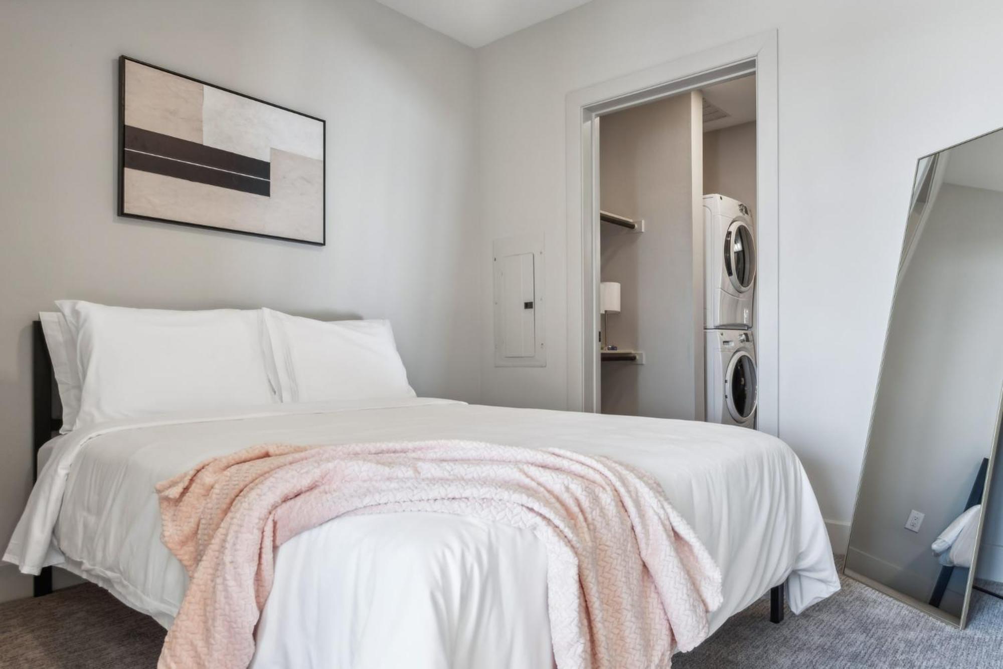 Apartment Indie Deep Ellum - Rooftop Vibes & Poolside Bliss In