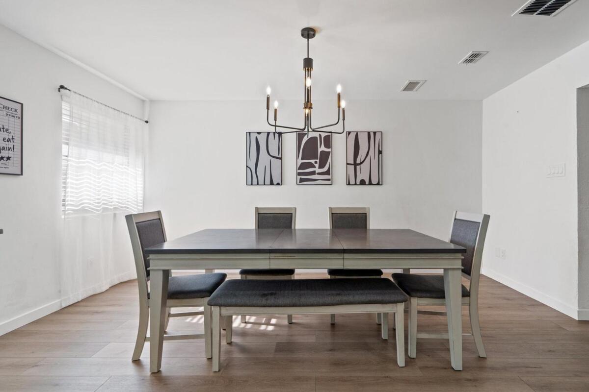 Hot Tub And Event Open Luxury Fits 16 Apartment Dallas