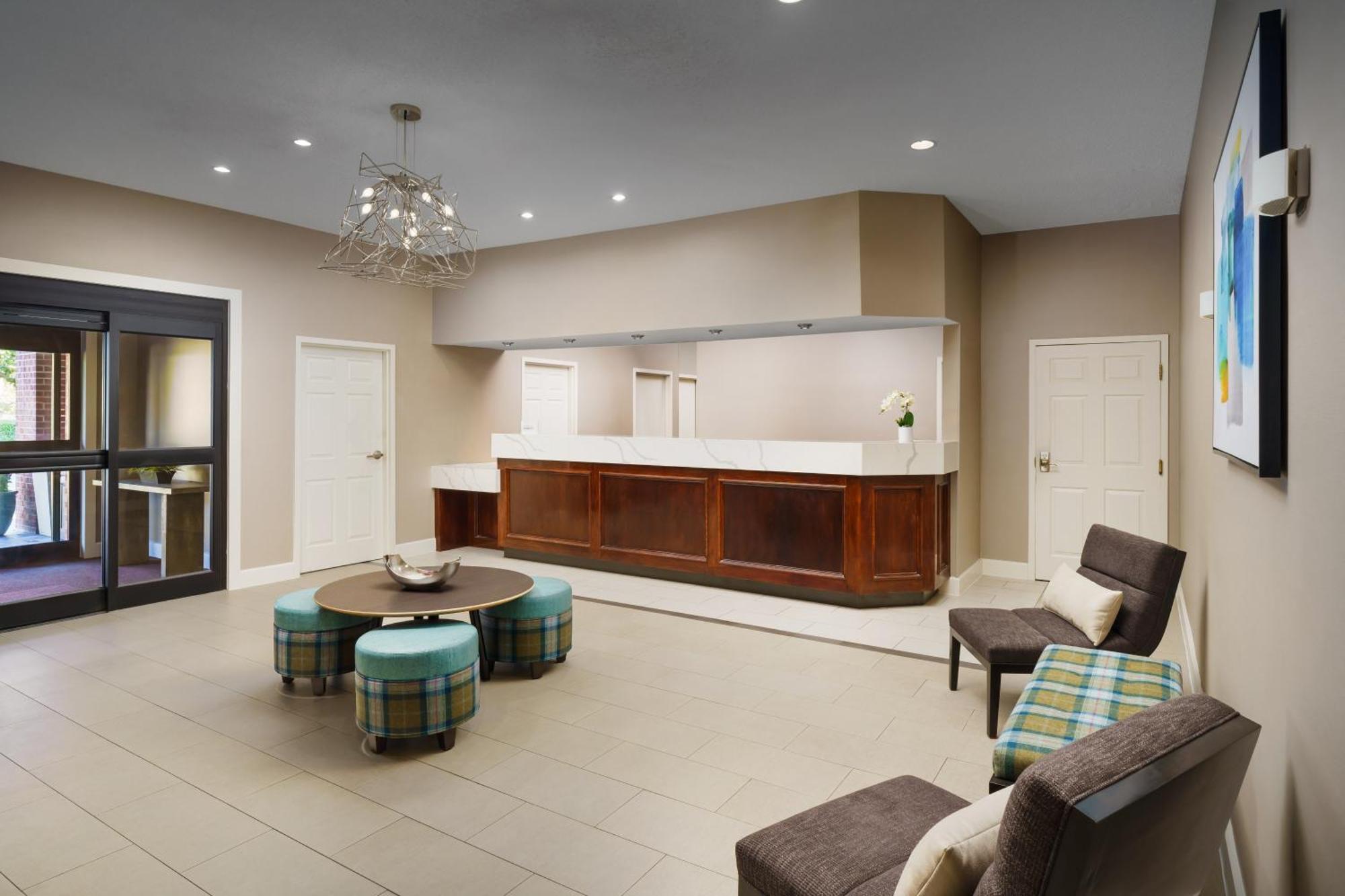 Addison/quorum Drive 3*