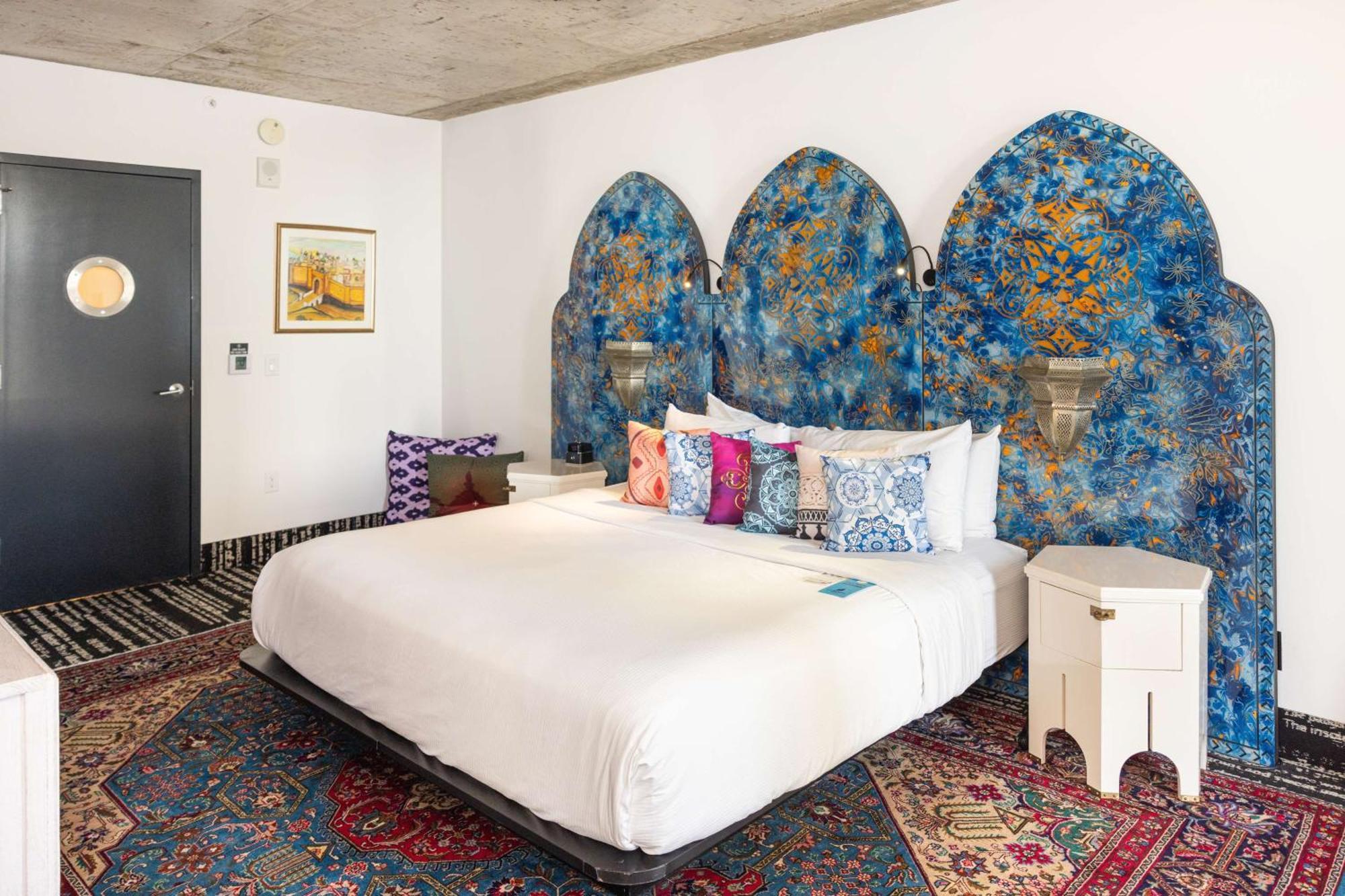 Lorenzo Dallas, Tapestry Collection By Hilton Hotel