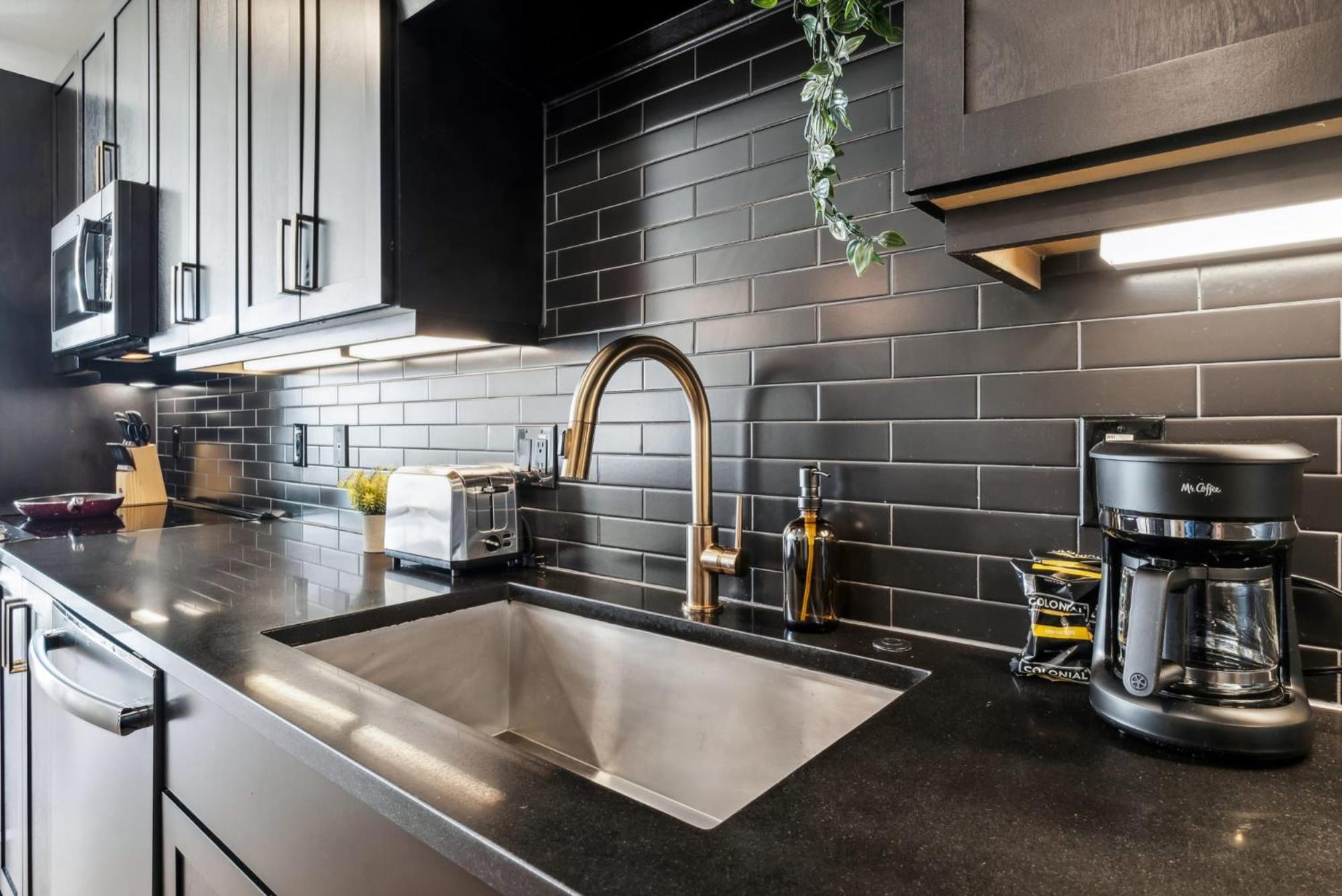 Apartment Indie Deep Ellum - Rooftop Vibes & Poolside Bliss In Dallas