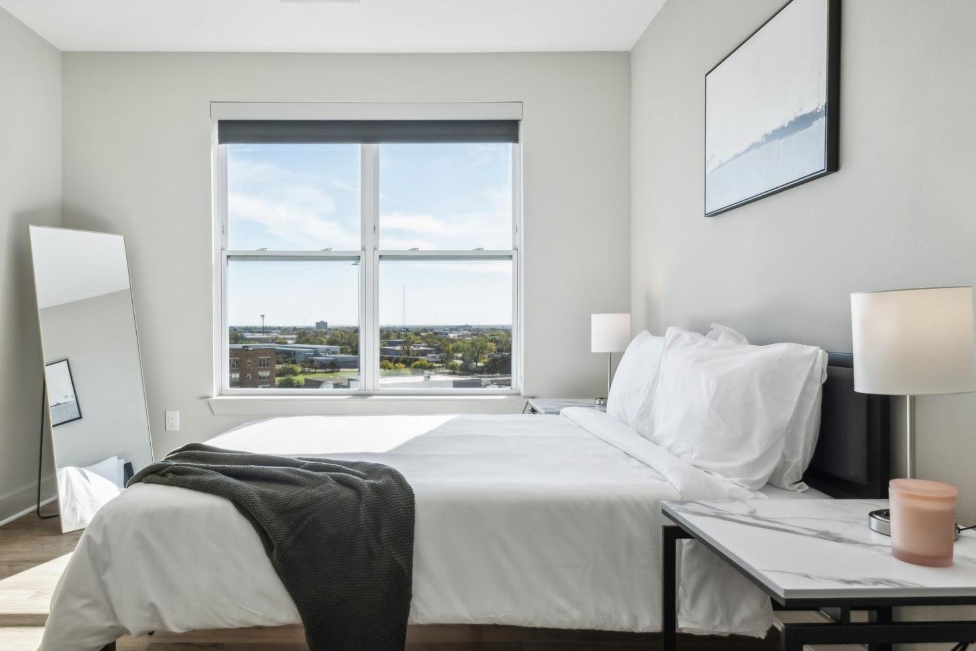 Indie Deep Ellum - Rooftop Vibes & Poolside Bliss In * Dallas