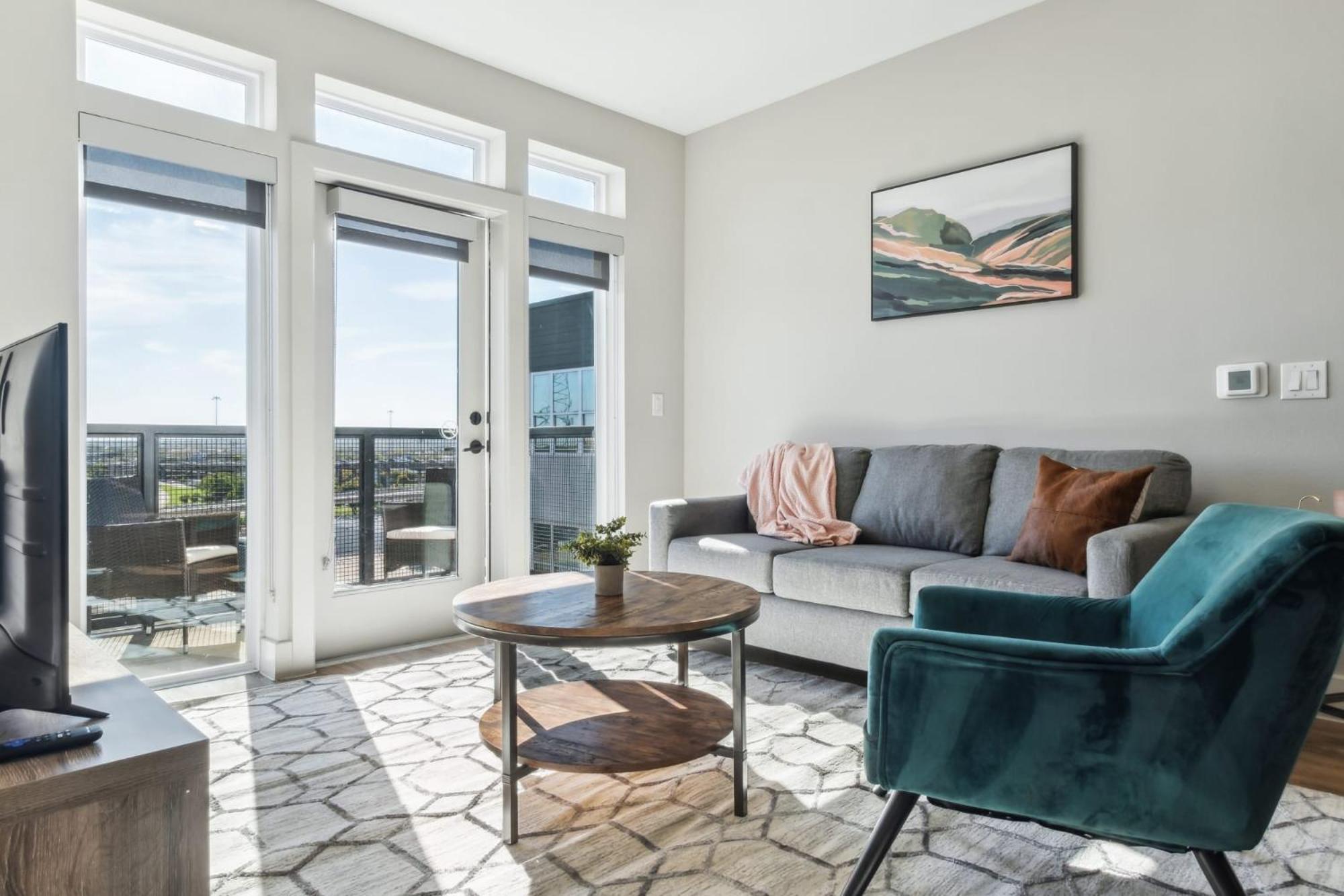 Apartment Indie Deep Ellum - Rooftop Vibes & Poolside Bliss In